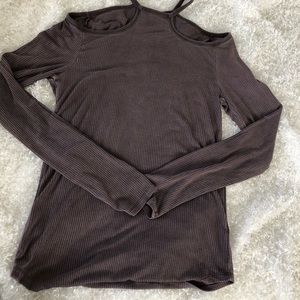 Long sleeve shoulder cut out